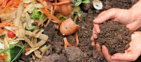 Ako si vyrobiť vlastný kompost na záhrade?